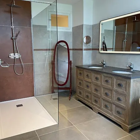 Clos Des Oliviers Oda ve Kahvaltı 4*