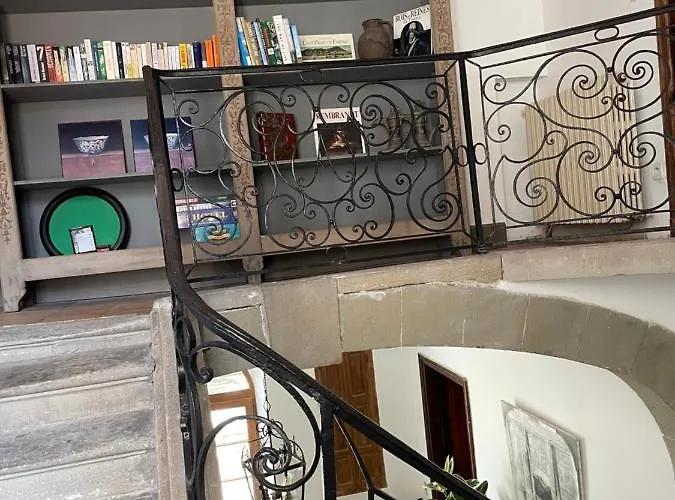 Clos Des Oliviers Мирпуа