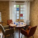 Clos Des Oliviers Bed & Breakfast 4*