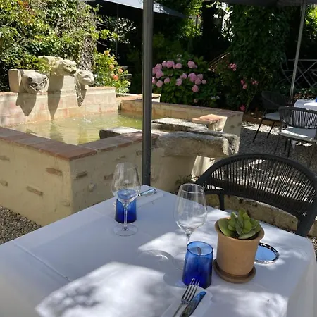 Clos Des Oliviers Bed & Breakfast 4*