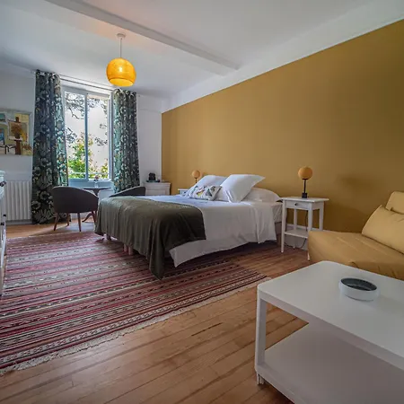 Clos Des Oliviers Bed & Breakfast 4*