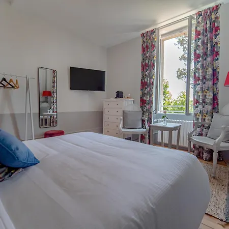 Clos Des Oliviers Bed & Breakfast